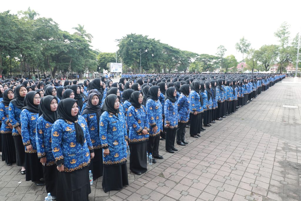 PPPK Paruh Waktu saat baru dilantik, dan sebagian pegawai Non-ASN masih menunggu kepastian pengangkatan, dan saat ini berstatus sebagai pegawai outsourcing. (Jejakbanten/RK)