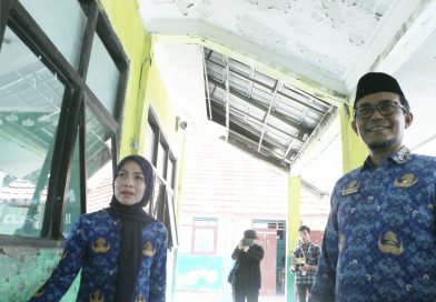 Tinjau SMPN 2 Tirtayasa, Bupati Serang Pastikan 3 Ruang Kelas Direvitalisasi Tahun Ini
