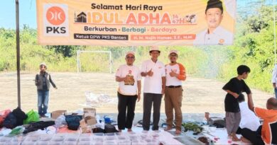 PKS Banten Bagikan 52.400 Paket Kurban untuk Masyarakat