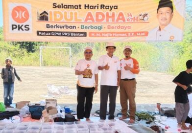 PKS Banten Bagikan 52.400 Paket Kurban untuk Masyarakat