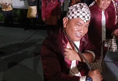 Sabet Juara 3,Kadisparpora Kota Serang Unjuk Aksi Debus di APEKSI 2026 Medan