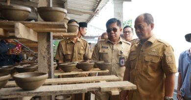 Wabup Serang Ajak Warga Kosambi Pertahankan Sentra Gerabah dan Perkuat Daya Saing Produk
