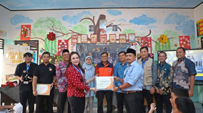 Fakultas MIPA UI dan PT TOA Berikan Hibah Alat EWS Gempa Bumi di SDN Pasauran 1 Cinangka