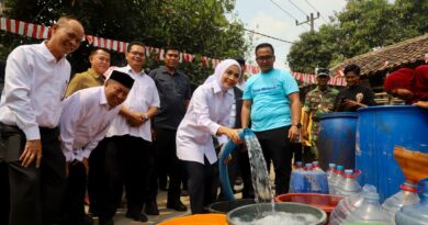 Darurat Kekeringan Akibat El Nino, Bupati Serang Salurkan Air Bersih dan Bantuan Pangan