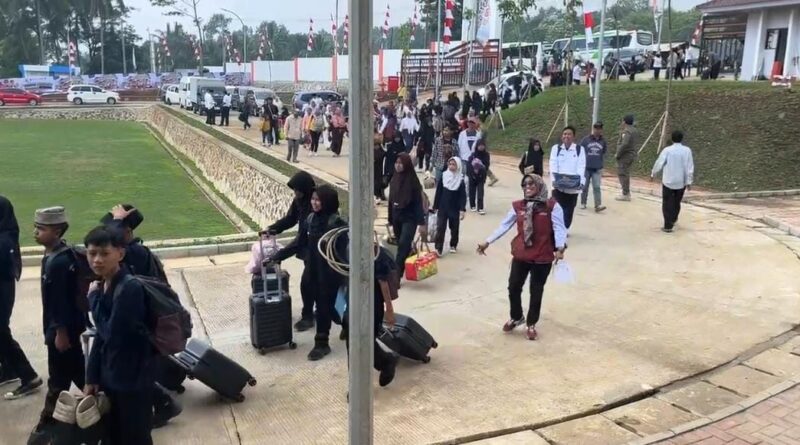 133 Pelajar Sekolah Rakyat Kota Serang Diberangkatkan ke Cadasari Pandeglang