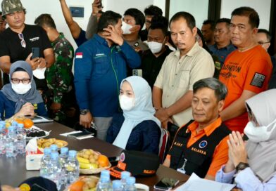 Tinjau Pos Pengamatan GAK, Bupati Ratu Zakiyah Intruksikan KBM Sekolah di 7 Kecamatan Secara Daring