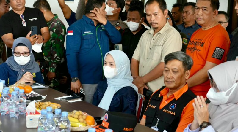 Tinjau Pos Pengamatan GAK, Bupati Ratu Zakiyah Intruksikan KBM Sekolah di 7 Kecamatan Secara Daring