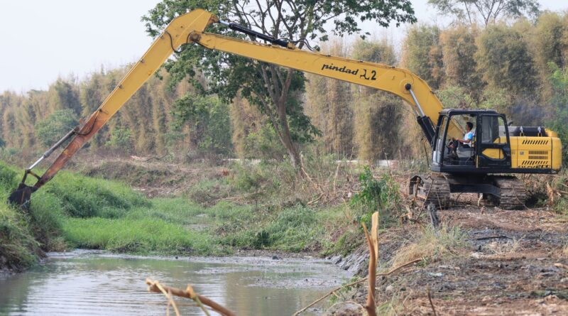 Normalisasi Kali Parung Dikebut, Bangunan Liar dan Sampah Jadi Kendala