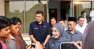 Apresiasi Pandangan Fraksi-fraksi DPRD, Bupati Serang Pastikan Regulasi Sesuai Kepentingan Masyarakat Apresiasi Pandangan Fraksi-fraksi DPRD, Bupati Serang Pastikan Regulasi Sesuai Kepentingan Masyarakat