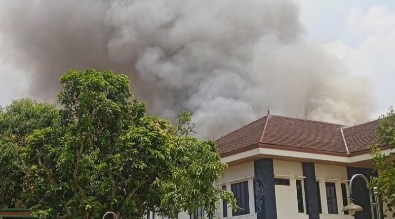 Diduga Dipicu Pekerjaan Atap, Ruang Rapat PTA Banten Terbakar